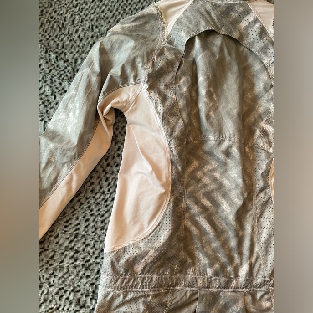 Lululemon Running Jacket - Picture 5 of 6